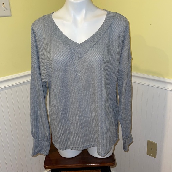 Amazon Sweaters - Ladies 2XL gray thin sweater NWOT. Amazon generic brand.